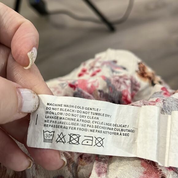 Altar’d State Pink and White Floral Long Sleeve Tunic With Small Front Cutout M - Picture 8 of 9